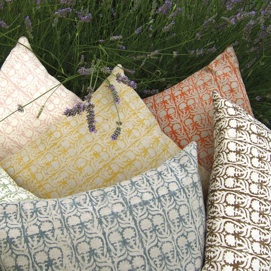 10 Tips for Styling Cushions