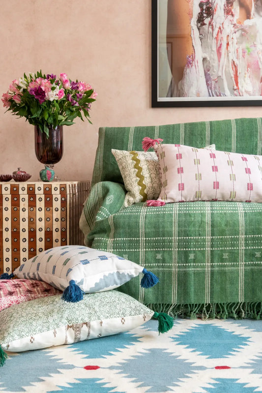 Living Room Inspiration: Accent Cushions Galore