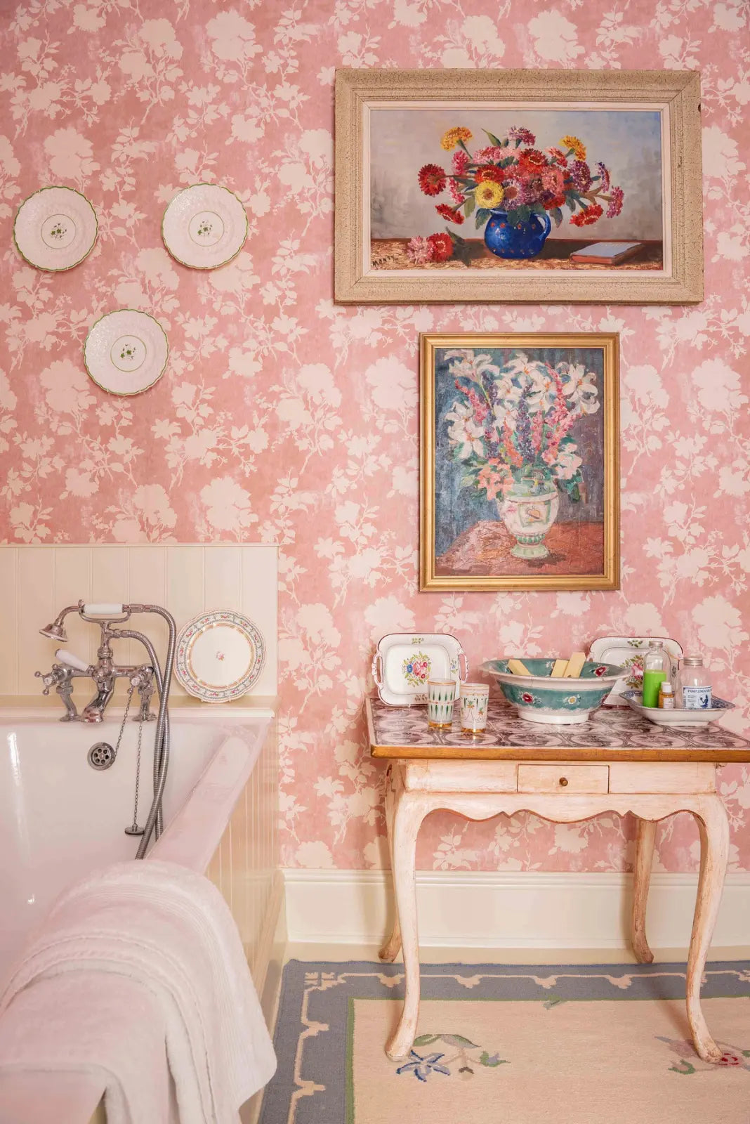 Vintage Bathrooms: 5 Features That Suit a Cosy British Cottage