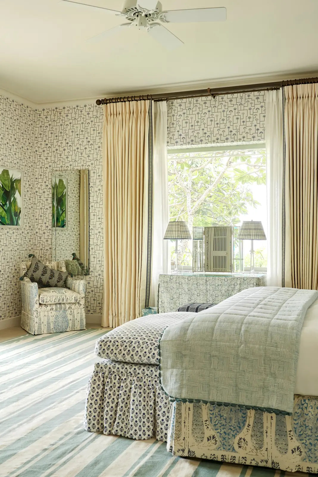 4 Tips for Matching Your Paint Colour to Your Wallpaper