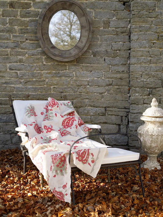 Picnic Inspiration: Cushions and Ceramics