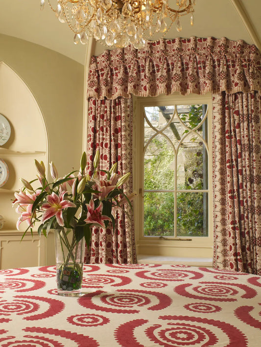 4 Tips for Decorating Around a Strict Colour Palette