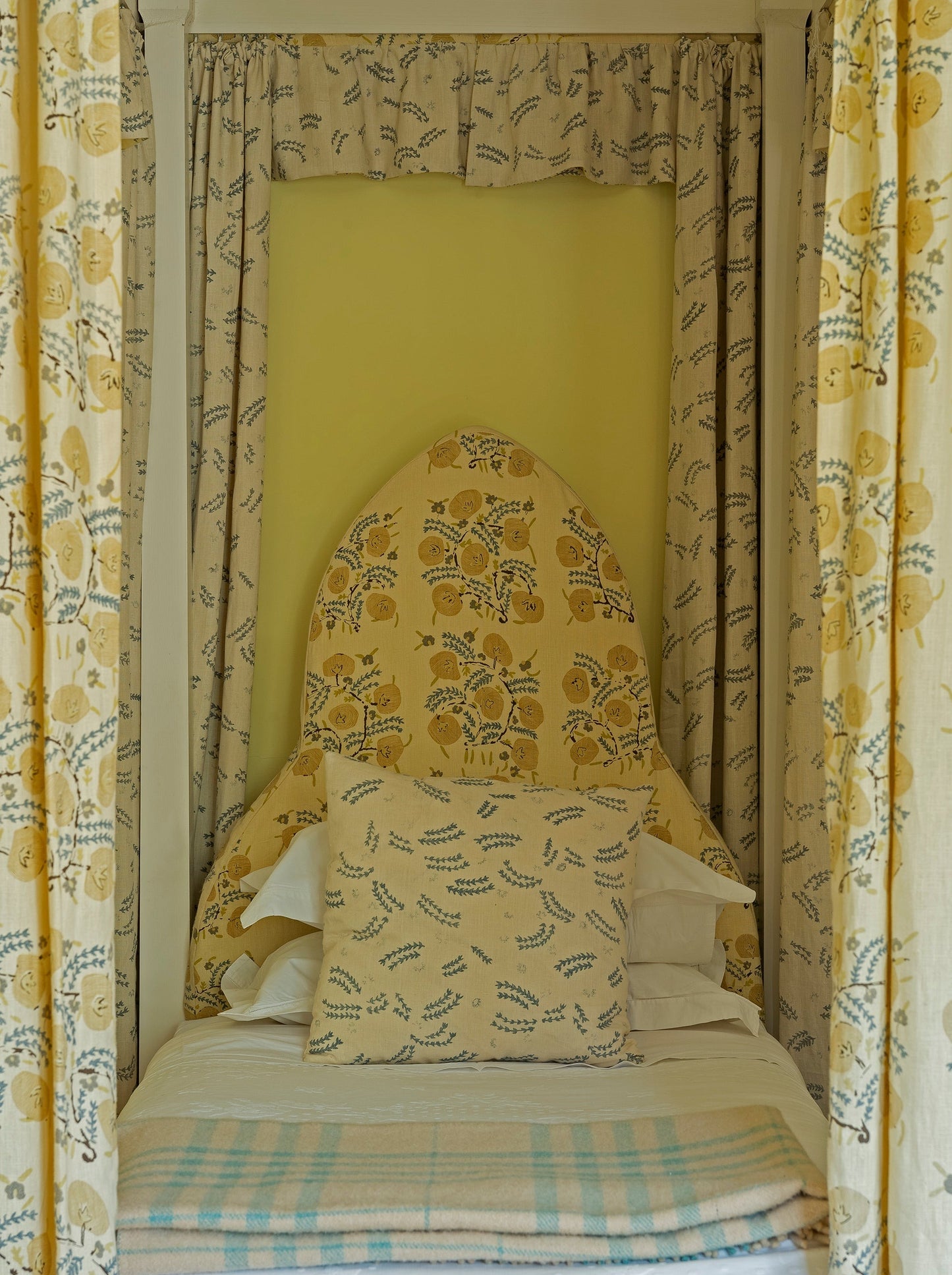 Pasha Adam Linen V2 Fabric